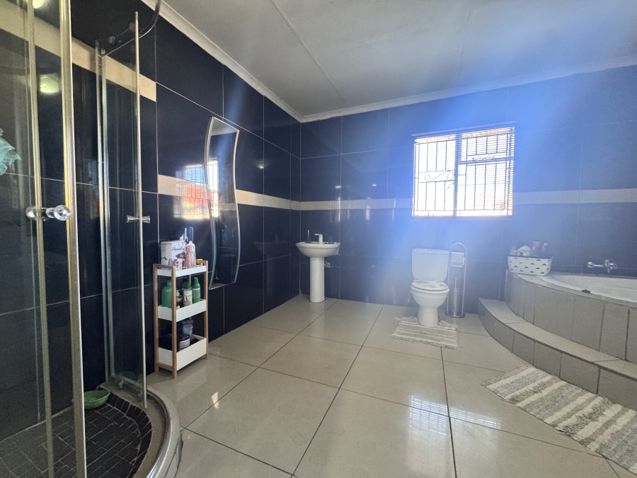 3 Bedroom Property for Sale in Kanana North West
